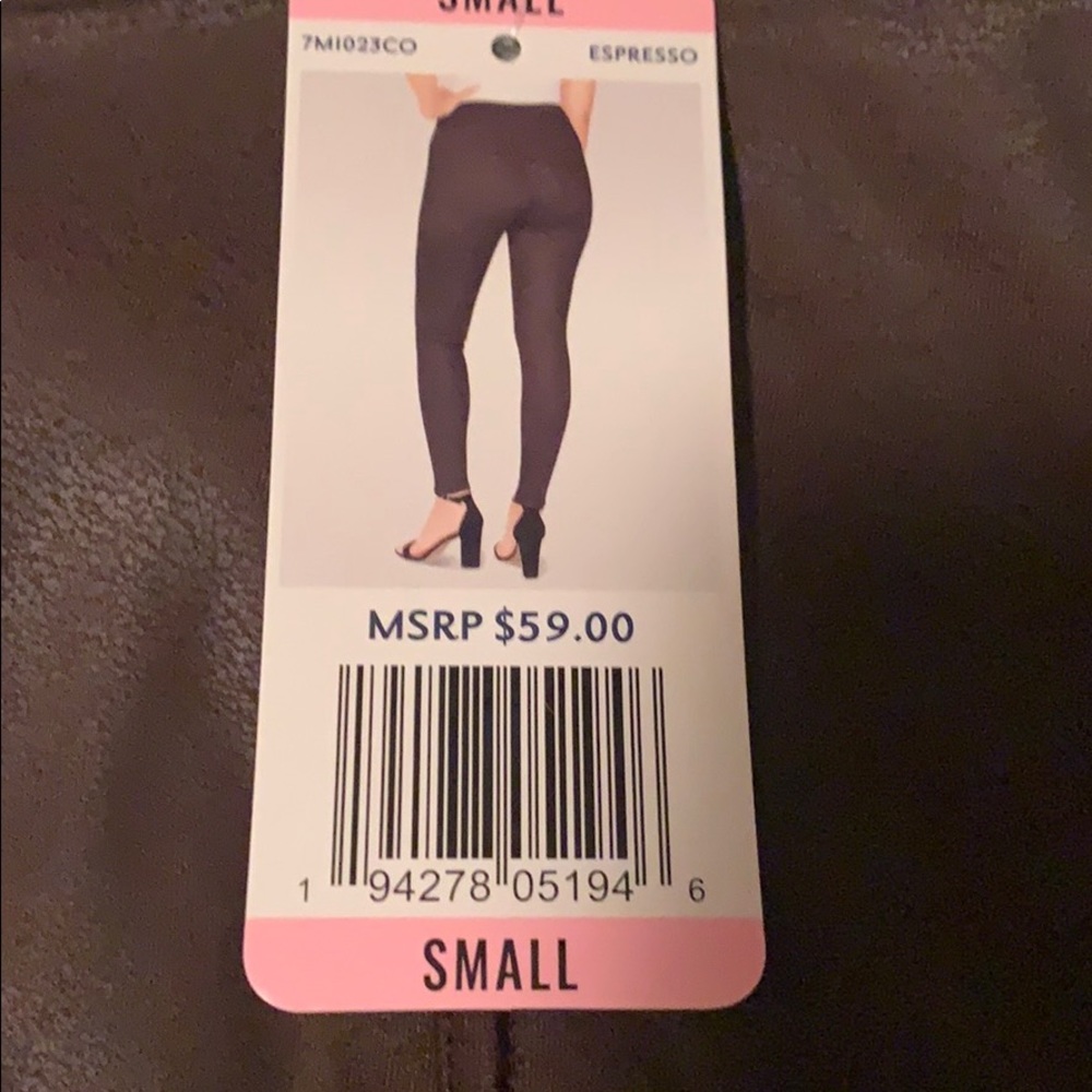 ULTRA HIGH RISE SCULPTING LEGGING - Picture 4 of 6